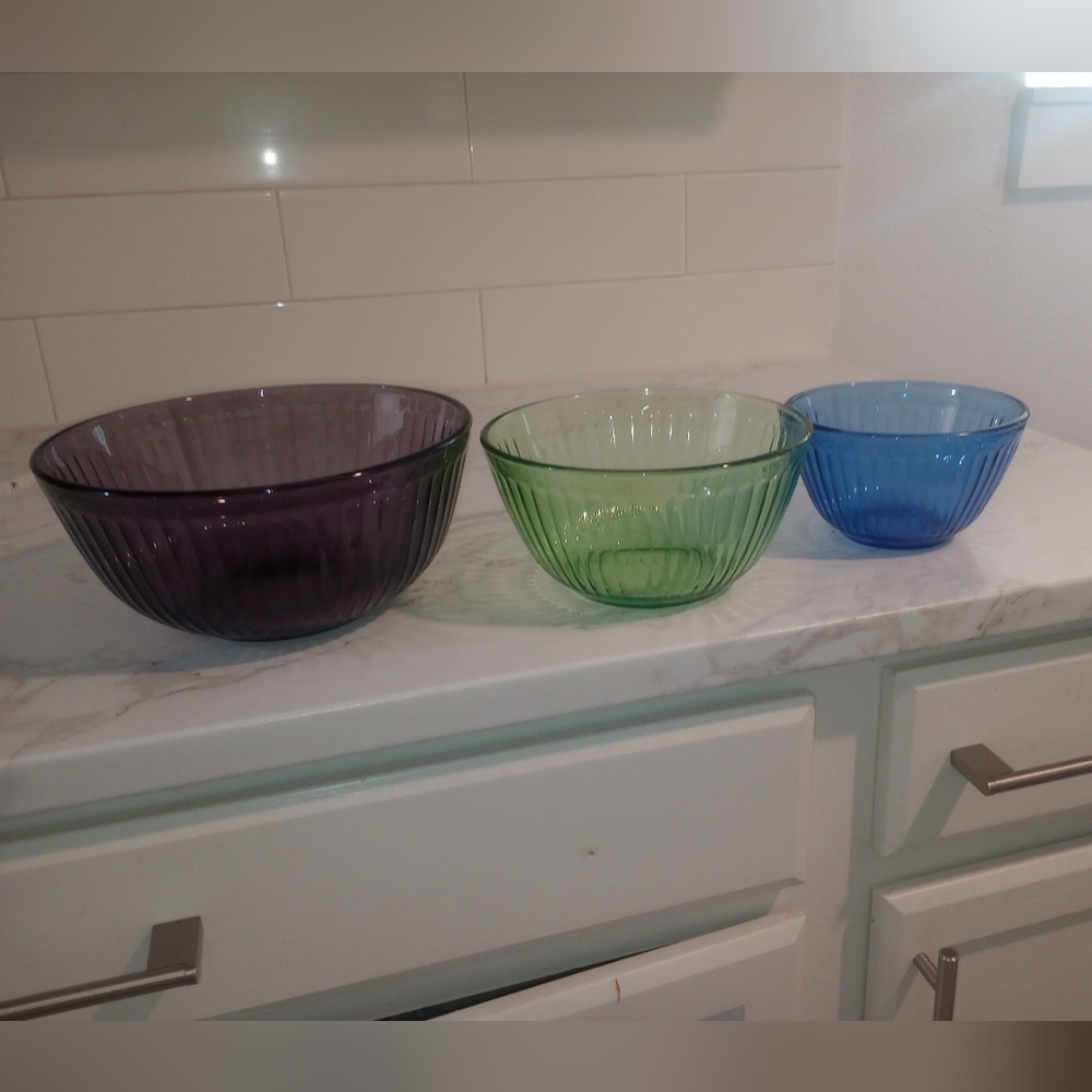 Vintage 1970s Pyrex Ribbed Set of Three Colored Glass Bowls